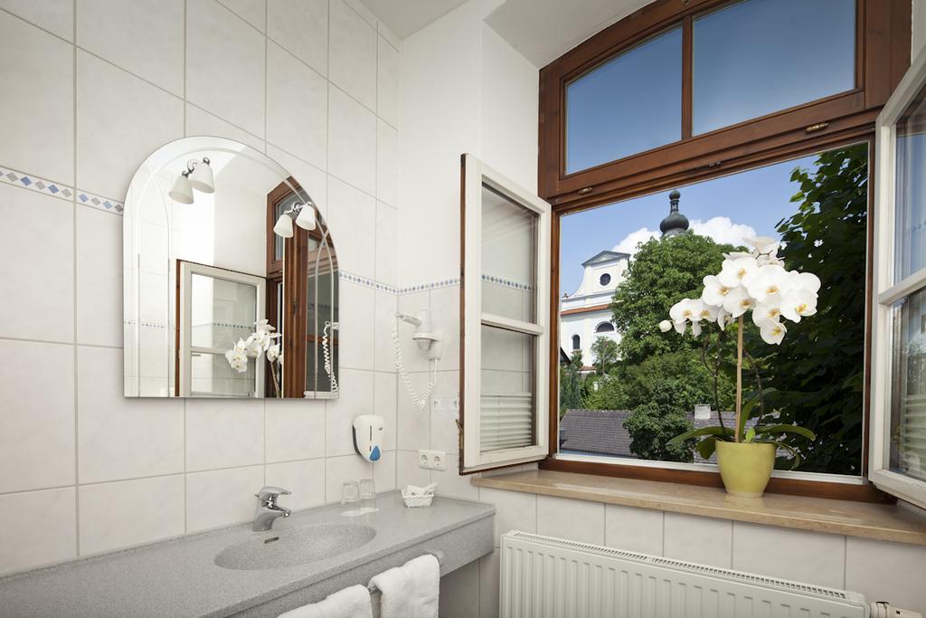 Hotel Angerbraeu Murnau am Staffelsee Kamer foto